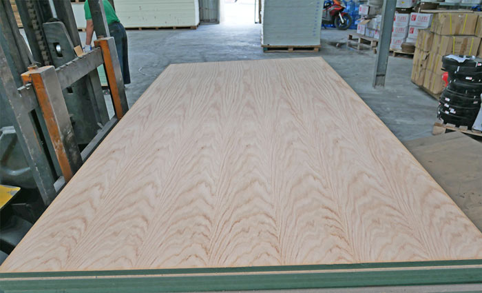 Ván MDF phủ veneer gỗ sồi mặt B