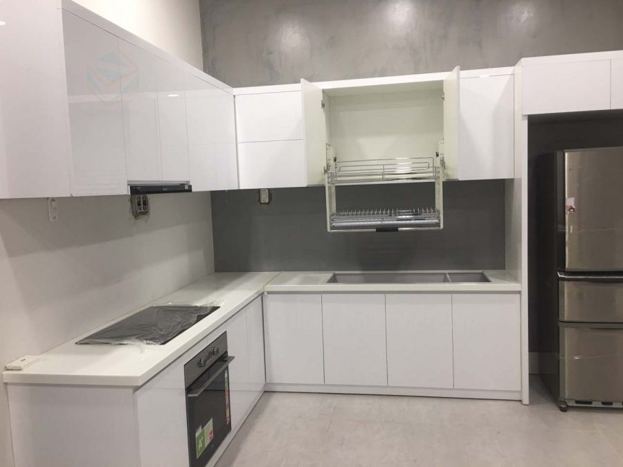 Nên chọn tủ bếp Laminate hay Acrylic