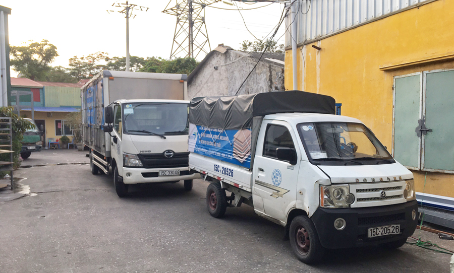 Đội ngũ xe vận tải hùng hậu của Hiếu Hương