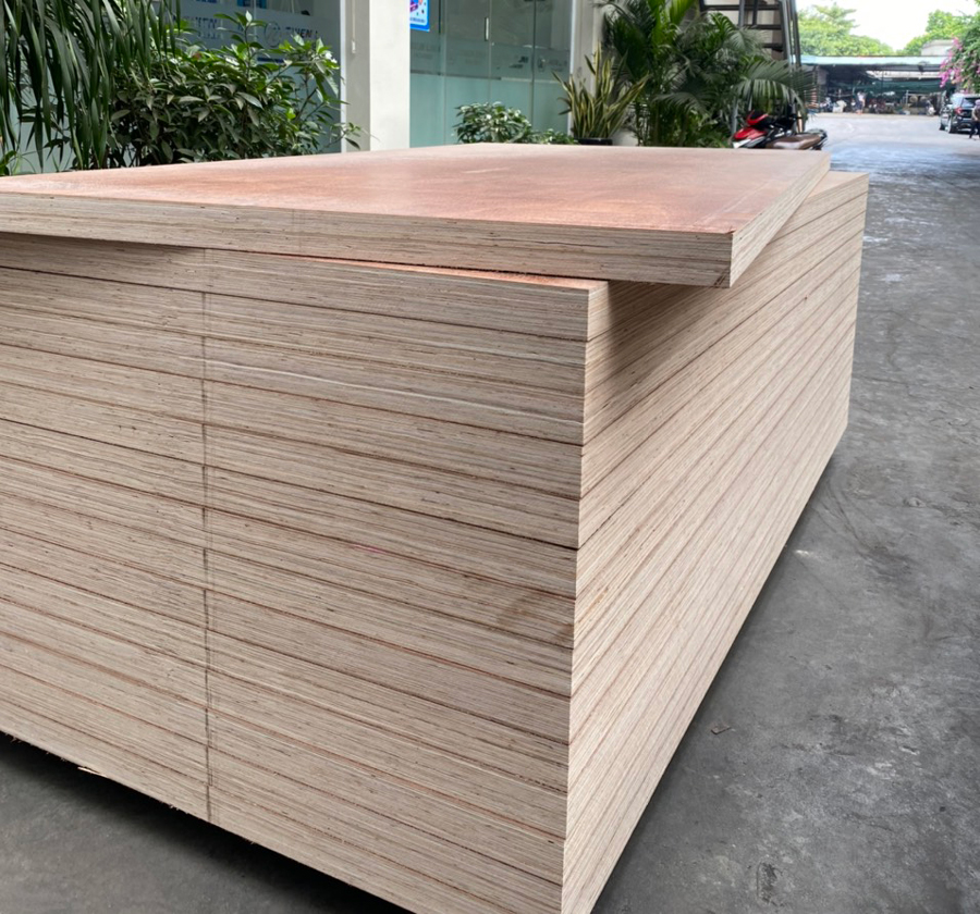 Ván Plywood 40mm làm khuôn cửa và bậc cầu thang