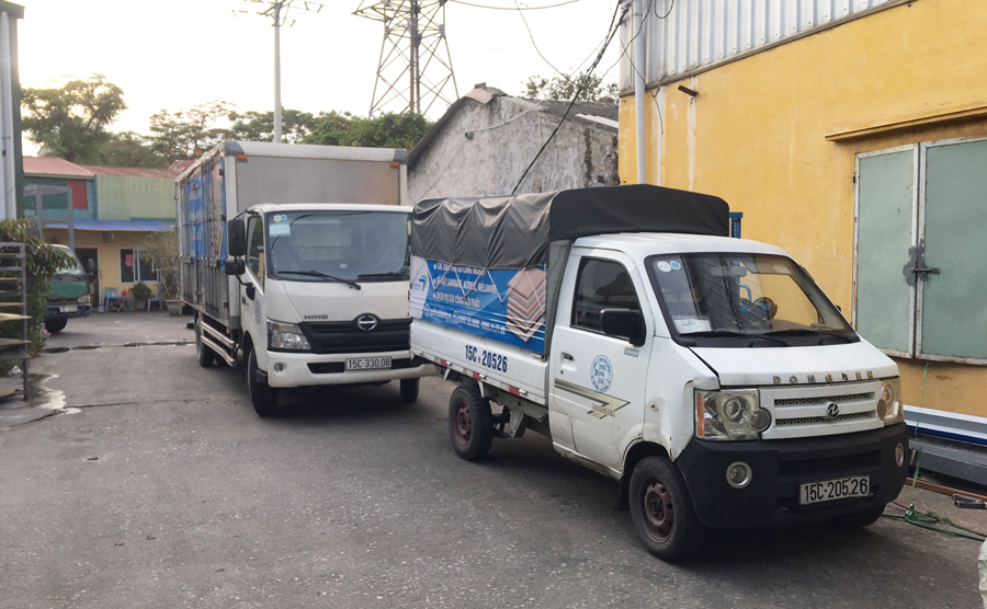 Đội xe vận tải công ty Hiếu Hương
