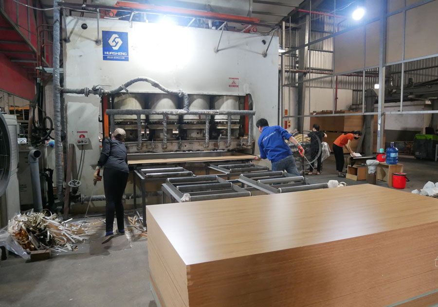 Hệ thống thiết bị gia công ép phủ Melamine của Hiếu Hương