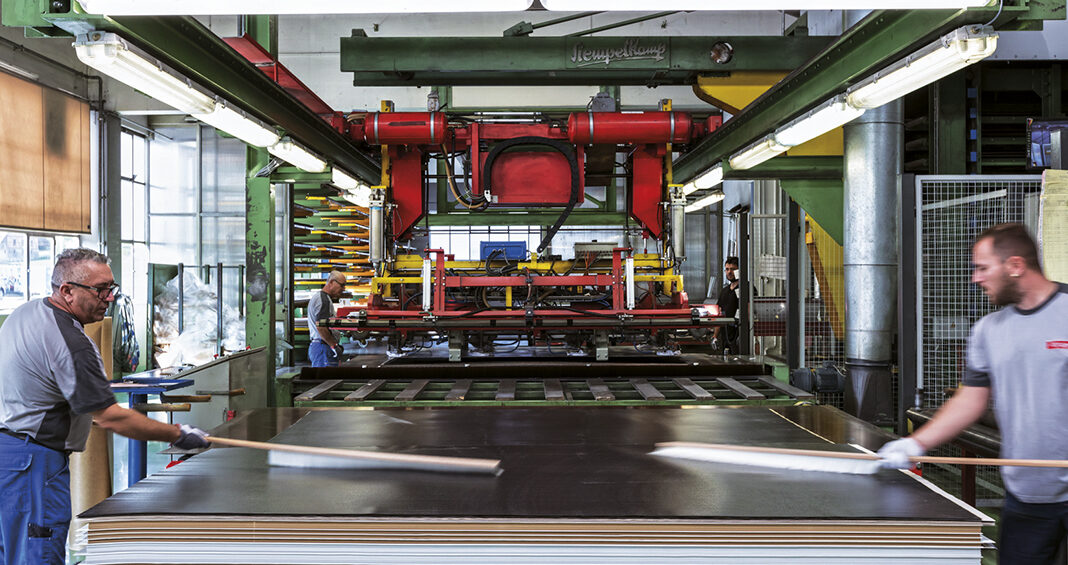 Quy trình sản xuất tấm Laminate