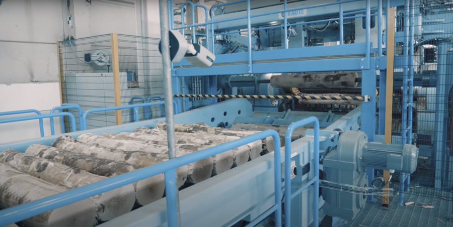 Lạng bóc cây gỗ tự nhiên thành tờ mỏng