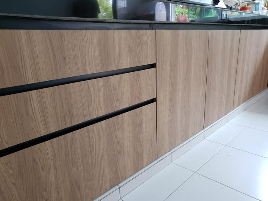Tủ bếp làm từ tấm Laminate Formica 5887 - Millennium Oak