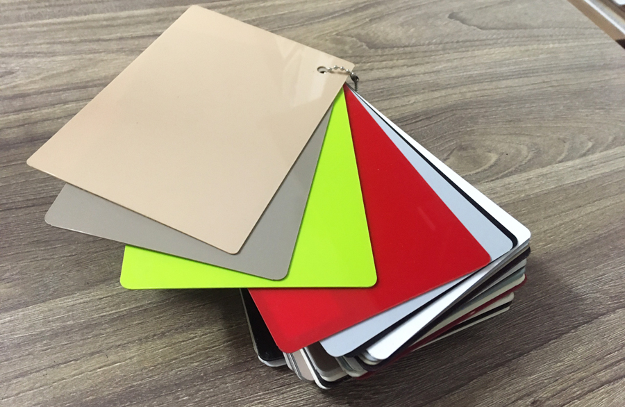 Tấm vật liệu Acrylic trong nội thất tủ bếp