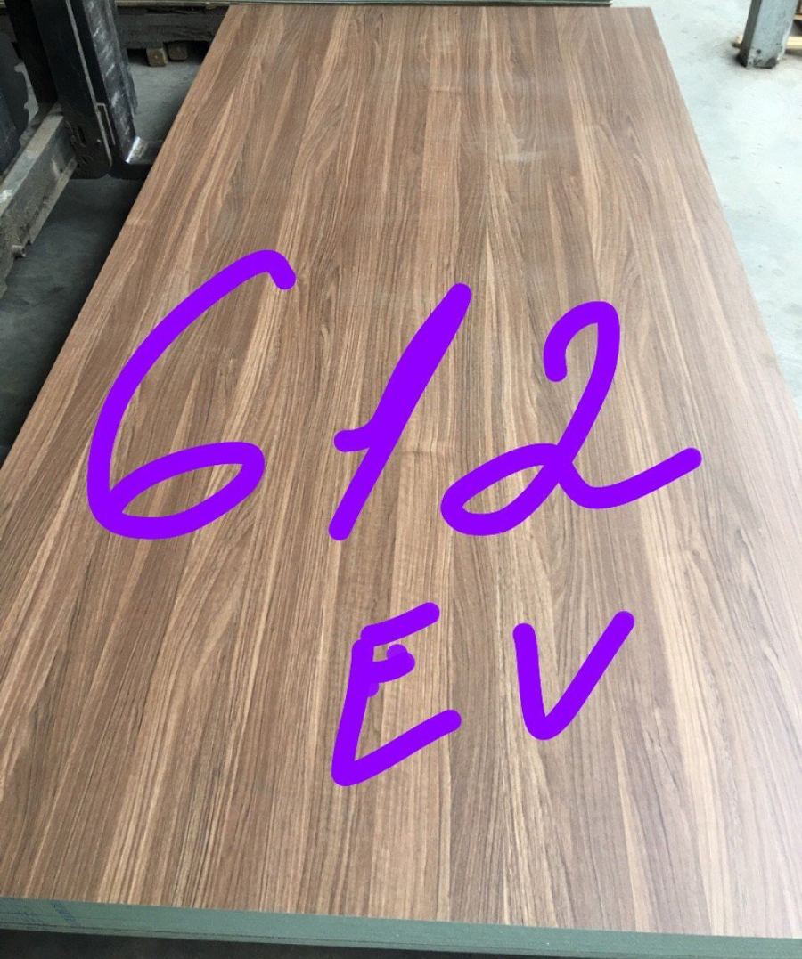 Gỗ công nghiệp màu óc chó - melamine 612