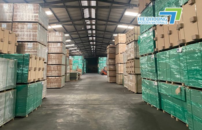 Kho ván gỗ MDF các loại của công ty Hiếu Hương
