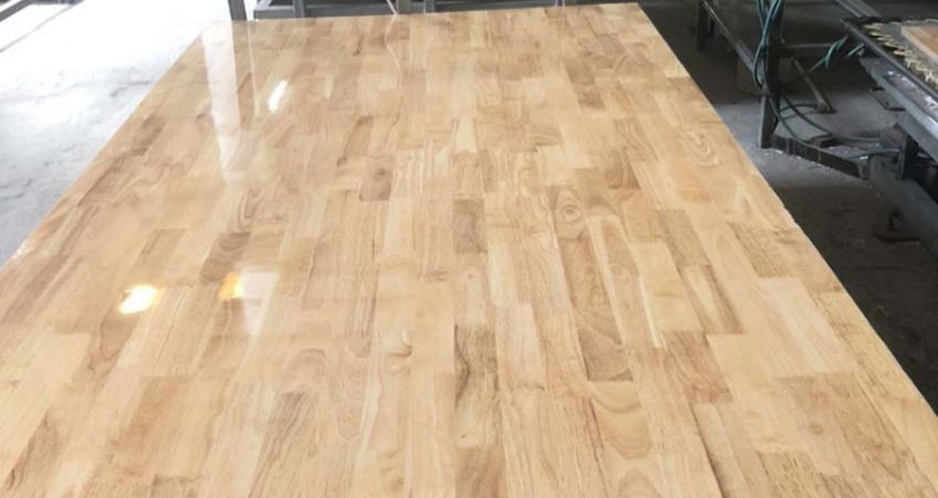Tấm gỗ ván ép cao su phủ keo bóng