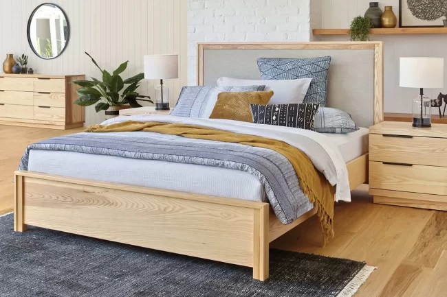 Nội thất làm từ cao su ghép thanh phủ veneer tần bì