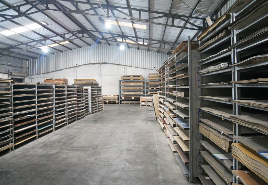 Kho Laminate trữ lượng 50 ngàm tấm của gỗ Hiếu Hương