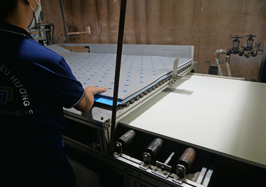 Hệ thống máy dán keo nhiệt PUR của Hiếu Hương