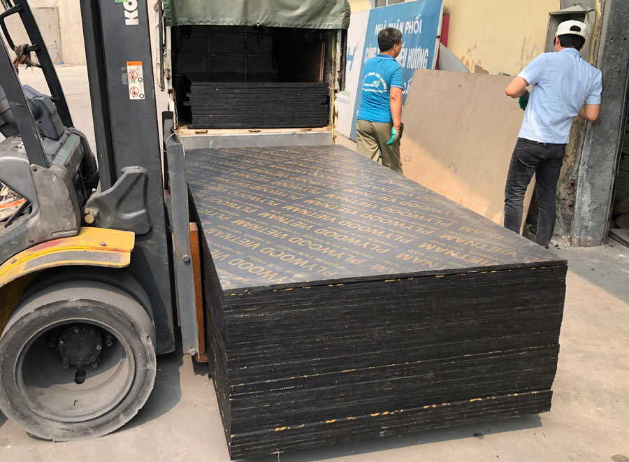 Hình ảnh gỗ ván ép Plywood phủ phim đen