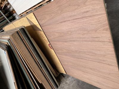 Ảnh đại diện gỗ teak (tếch) phủ veneer