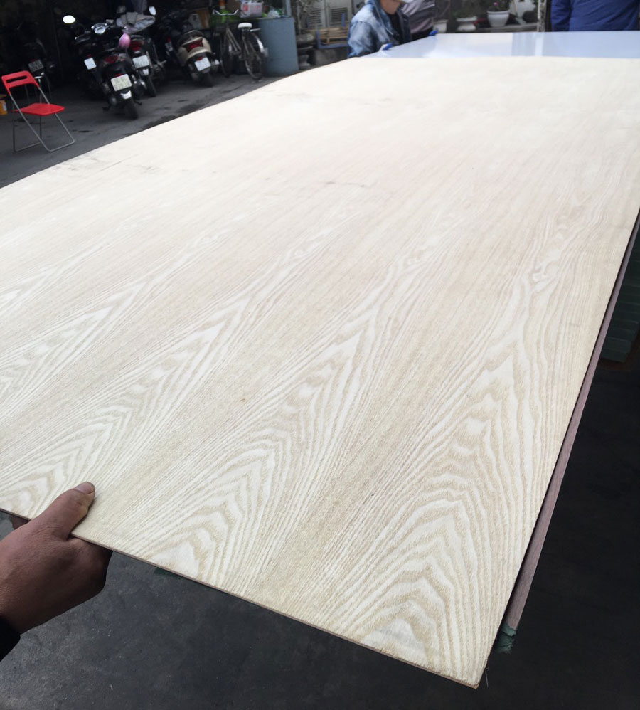 Hình ảnh tấm gỗ tếch phủ veneer sồi trắng