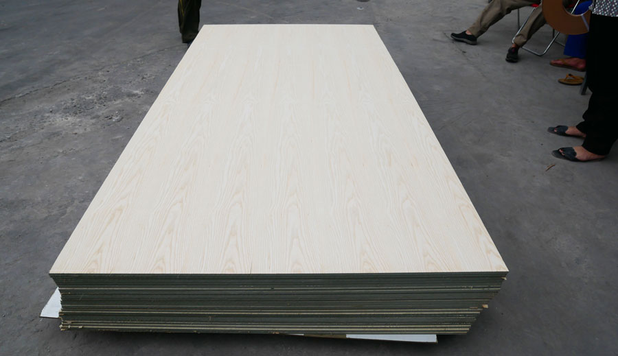 Veneer nhân tạo là gì? Khác biệt gì so với veneer kỹ thuật và veneer tự nhiên?