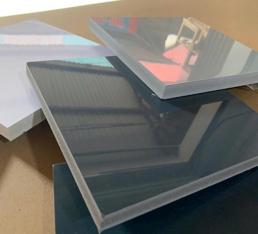 Hình ảnh tấm gỗ nhựa 3 lớp bóng