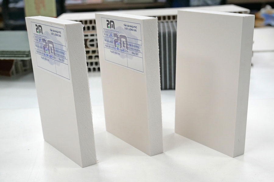 Tấm gỗ nhựa PVC thường 1 lớp